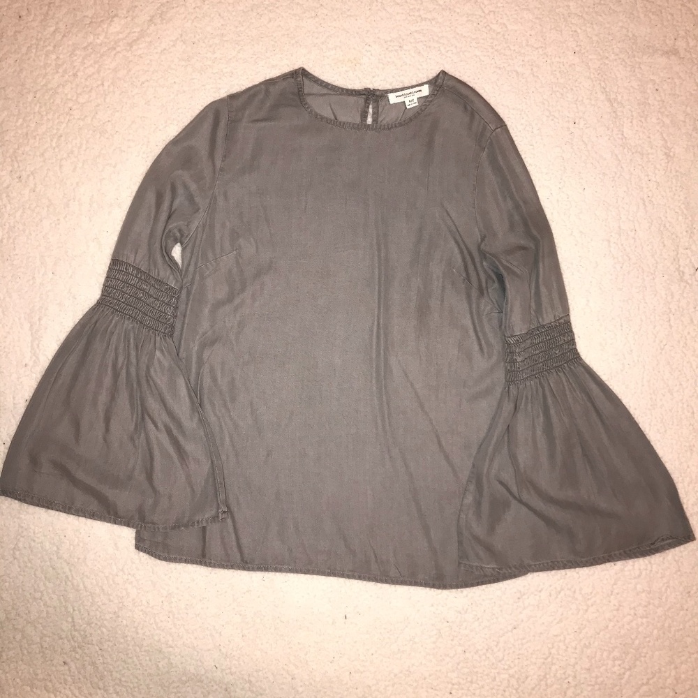 NWOT beachlunchlounge gray wide arm blouse